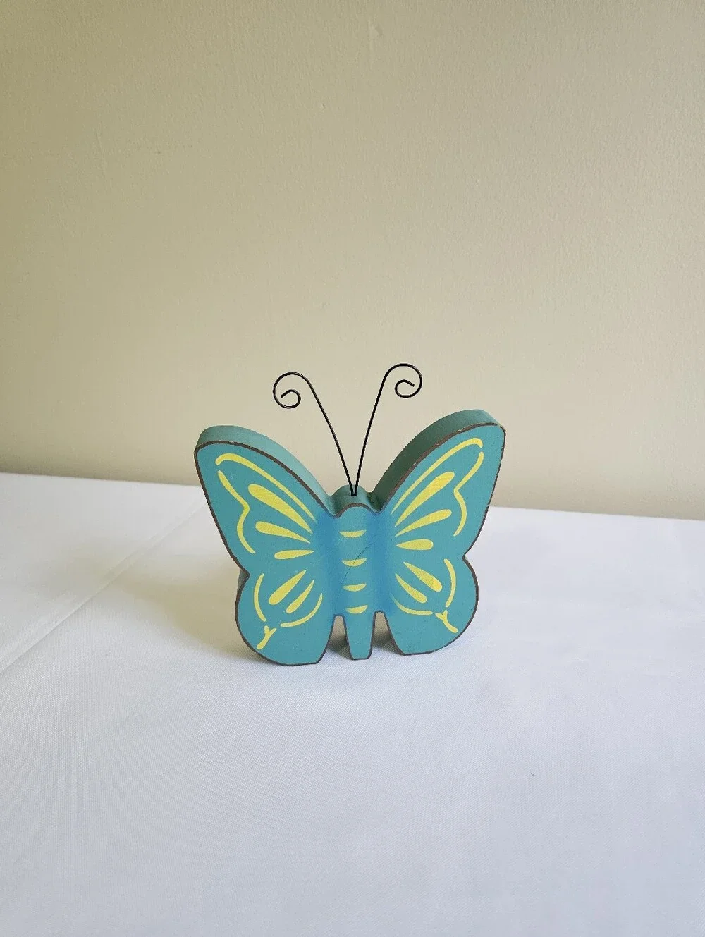 N/A bright teal